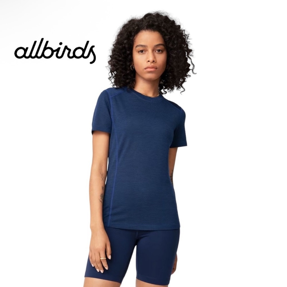 allbirds Natural Run Tee in True Navy Women's Size Medium